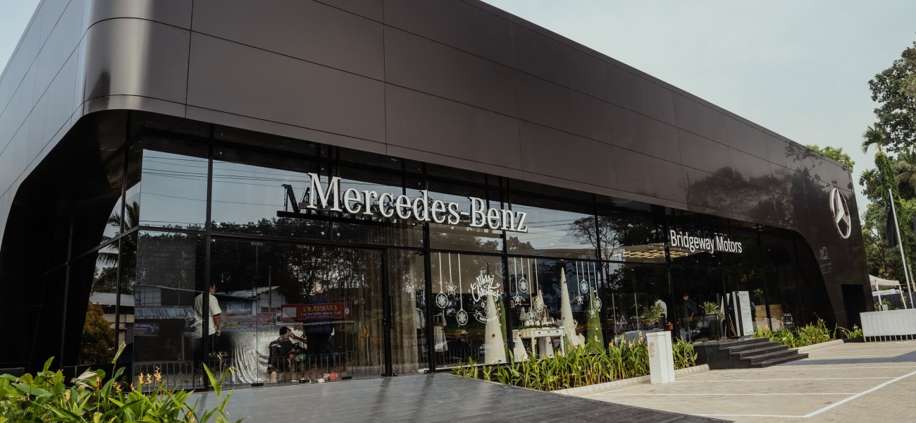 Mercedez Benz Showroom